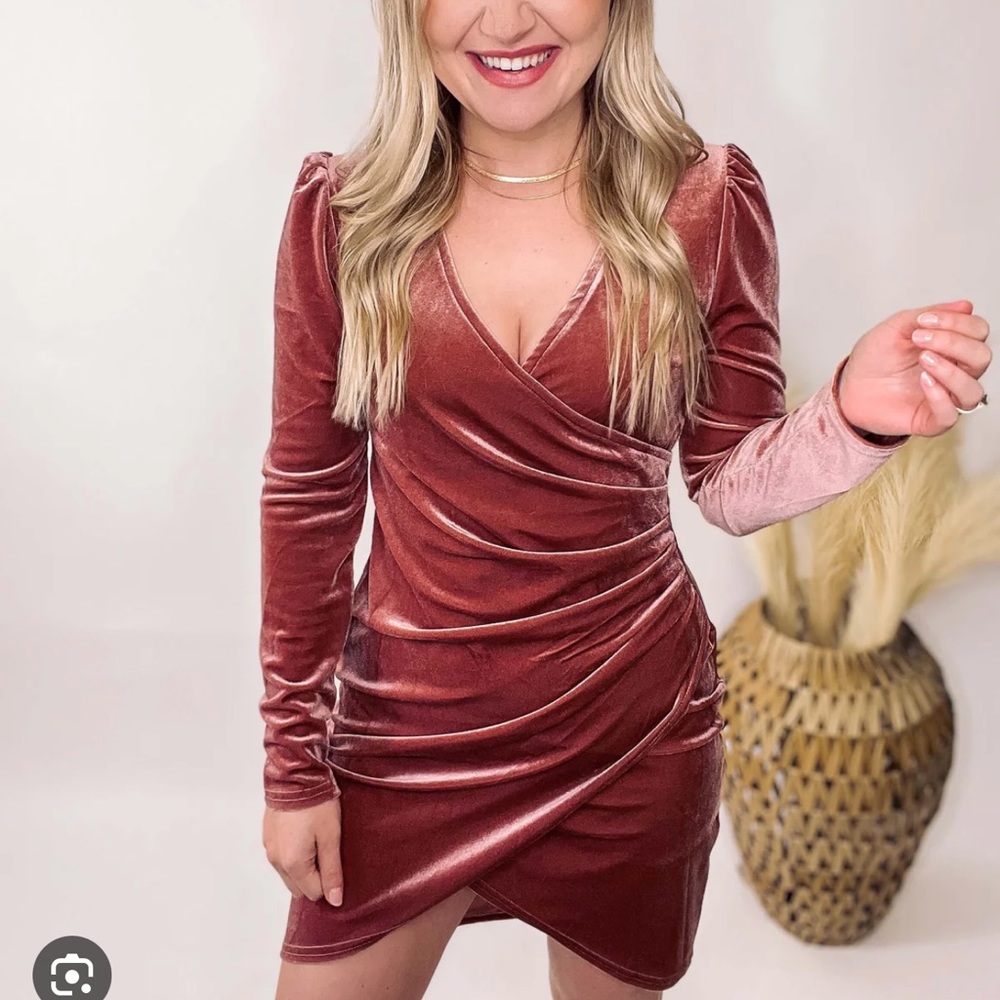 B maes boutique dress, velvet